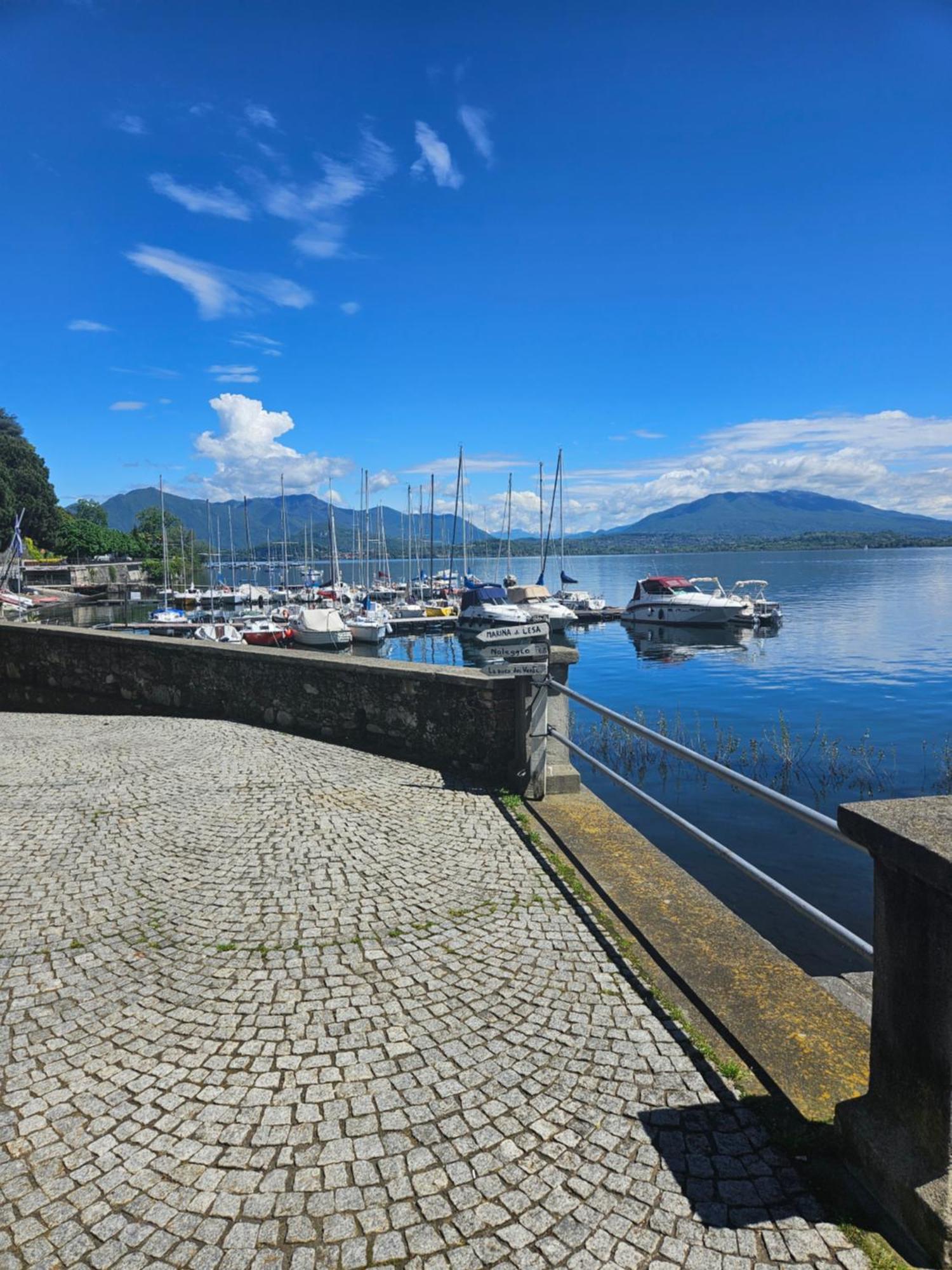 Lake View 梅纳 外观 照片